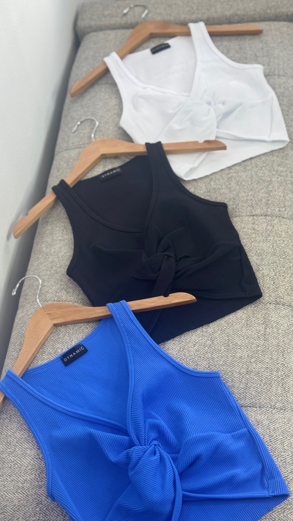 Twist Crop Top Black 🖤